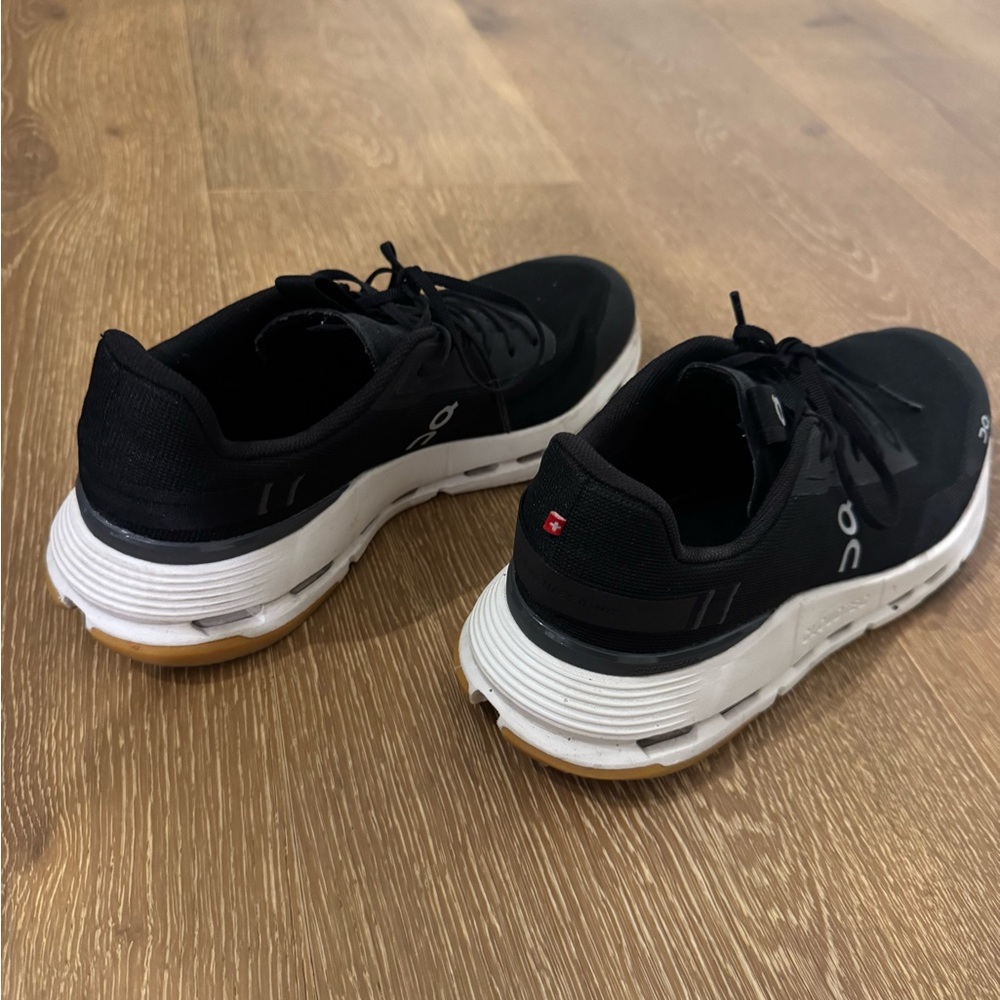 ON sneakers, black and white - Picture 5 of 8